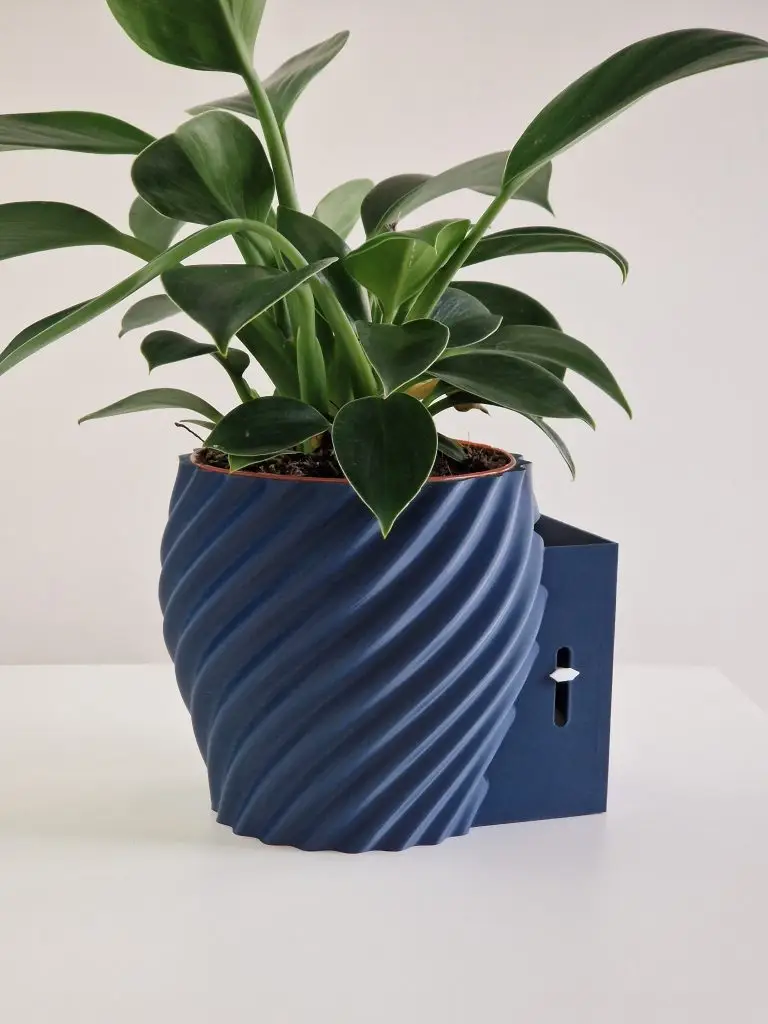 Aqua Level – Self-Watering Planter with Indicator