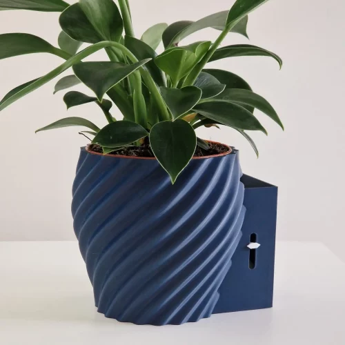 Aqua Level – Self-Watering Planter with Indicator